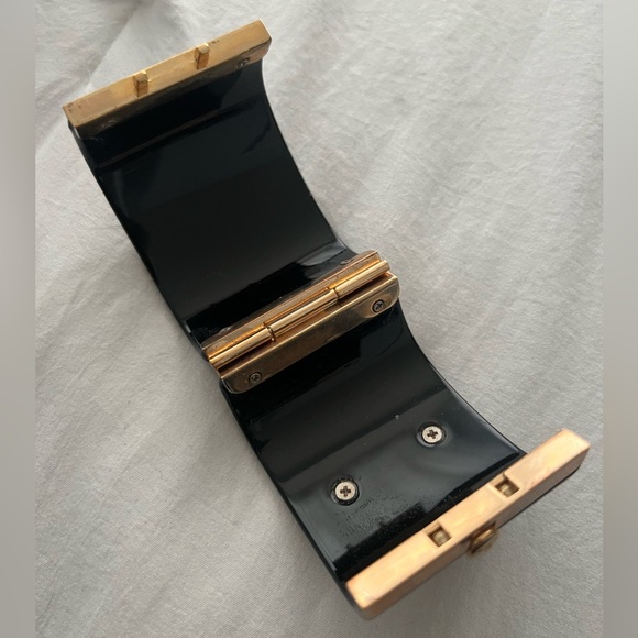 👑✅PRICE FIRM✅ Beautiful Vintage Chanel Black Resin Cuff Bracelet. - Picture 9 of 16